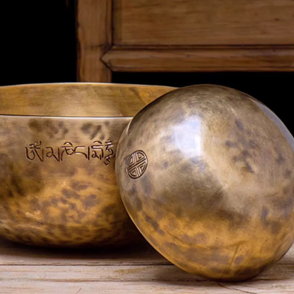 Majestically Sounds Singing Bowl